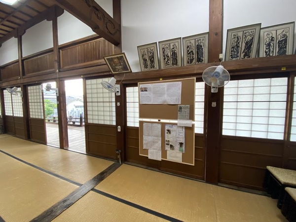 本堂に設置しました。の画像